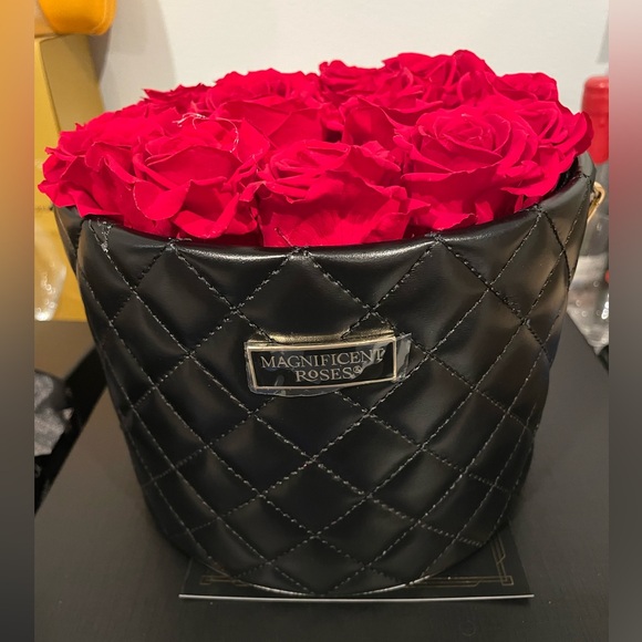 Forever Roses - Picture 5 of 7